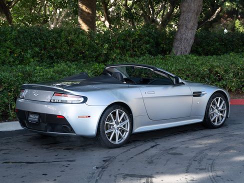 Used 2015 Aston Martin V8 Vantage GT image 4