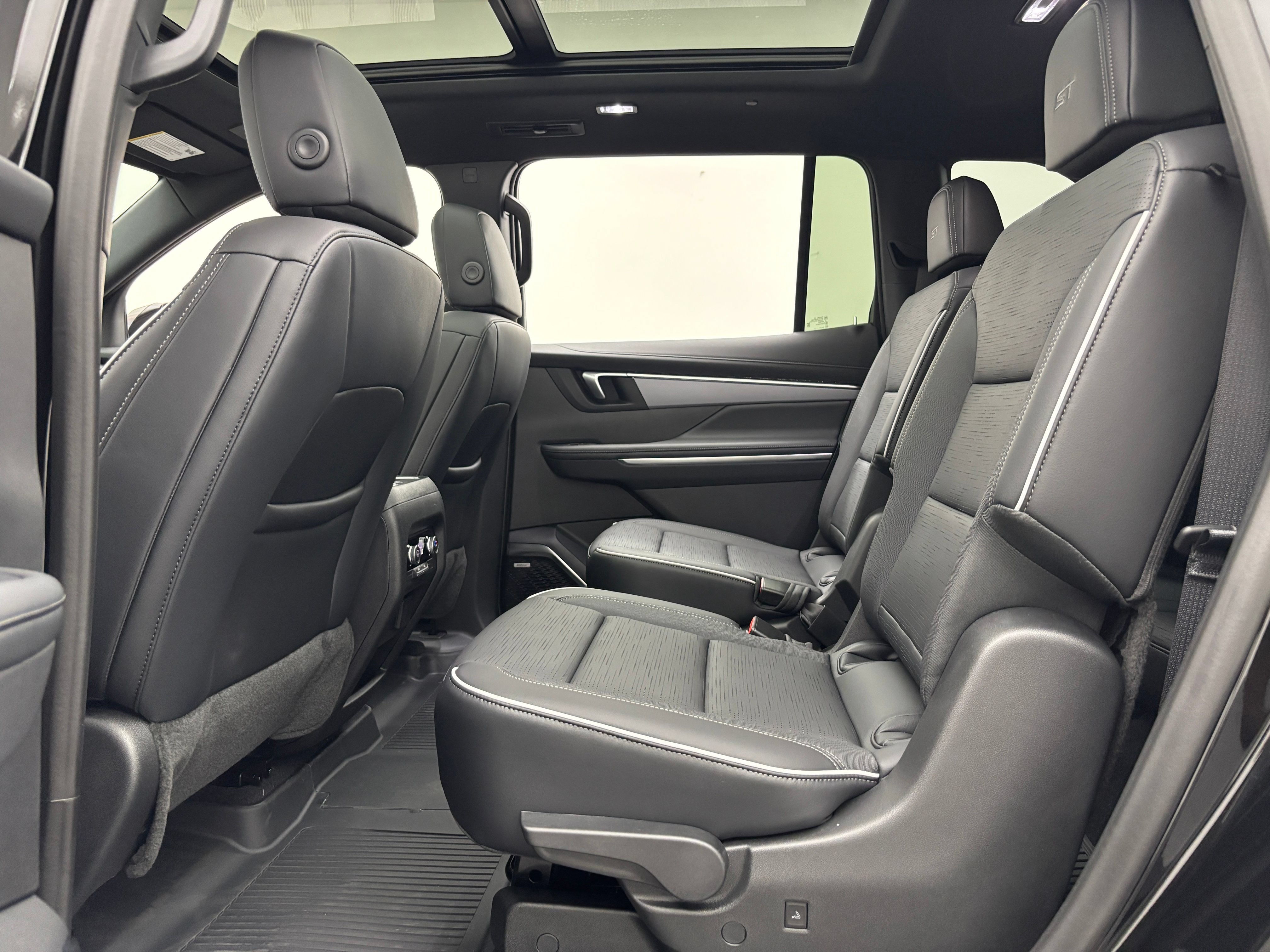 New 2026 Buick Enclave Sport Touring w/ Power Package FWD image 44