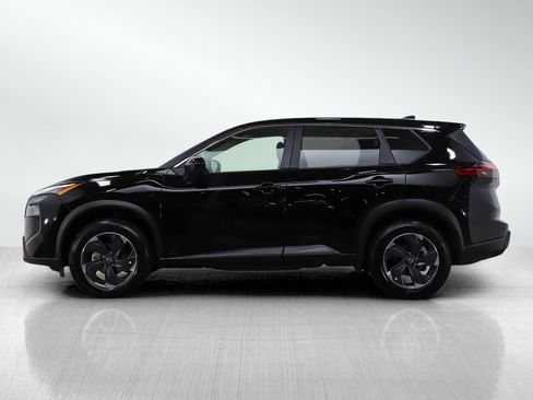Used 2025 Nissan Rogue SV image 2