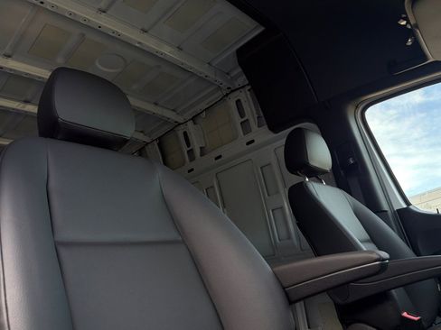 New 2025 Mercedes-Benz Sprinter 2500 image 28