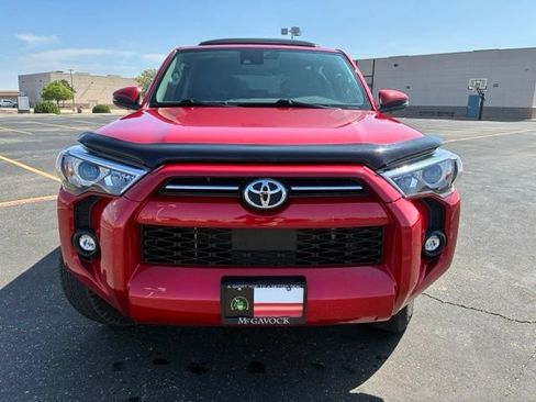 Used 2022 Toyota 4Runner SR5 Premium w/ Moonroof Package RWD image 9