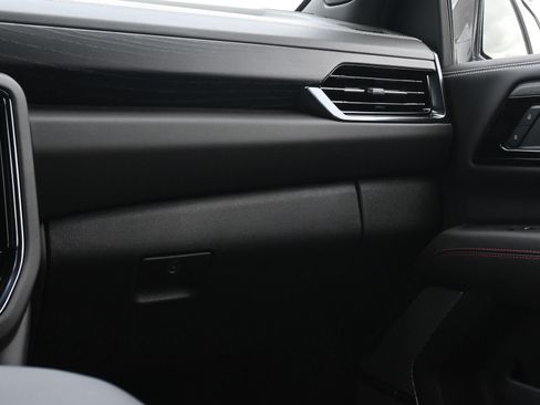 Used 2026 GMC Yukon AT4 Ultimate AWD/4WD image 8