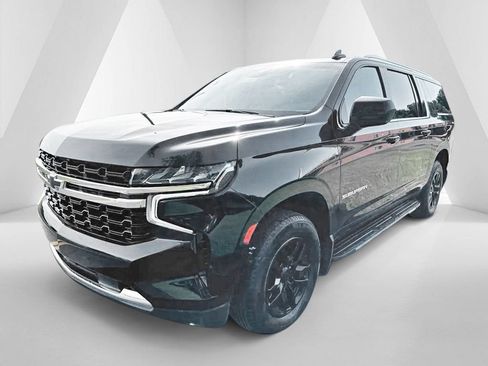 Used 2023 Chevrolet Suburban LS AWD/4WD image 3