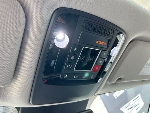 New 2027 Kia Carnival SX w/ Dark Edition Package FWD image 30