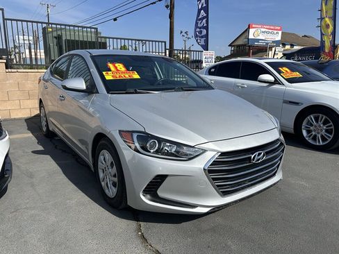 Used 2018 Hyundai Elantra SE w/ SE Connectivity Package 04 image 3