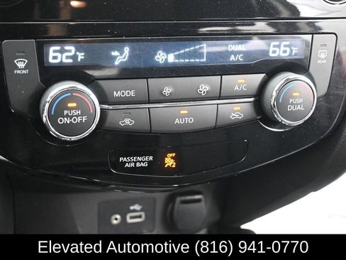 Used 2021 Nissan Rogue Sport SL FWD image 12