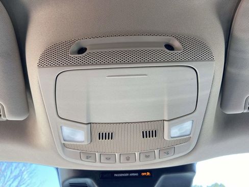 Used 2023 Ford Expedition XLT image 22