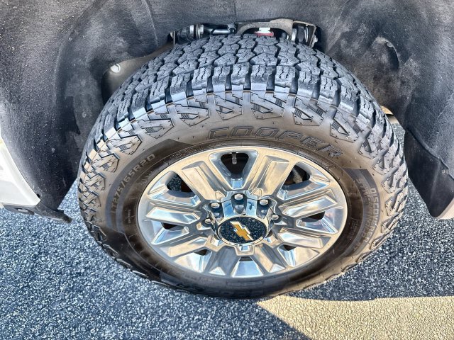 Used 2025 Chevrolet Silverado 3500 High Country w/ High Country Premium Package AWD/4WD image 10