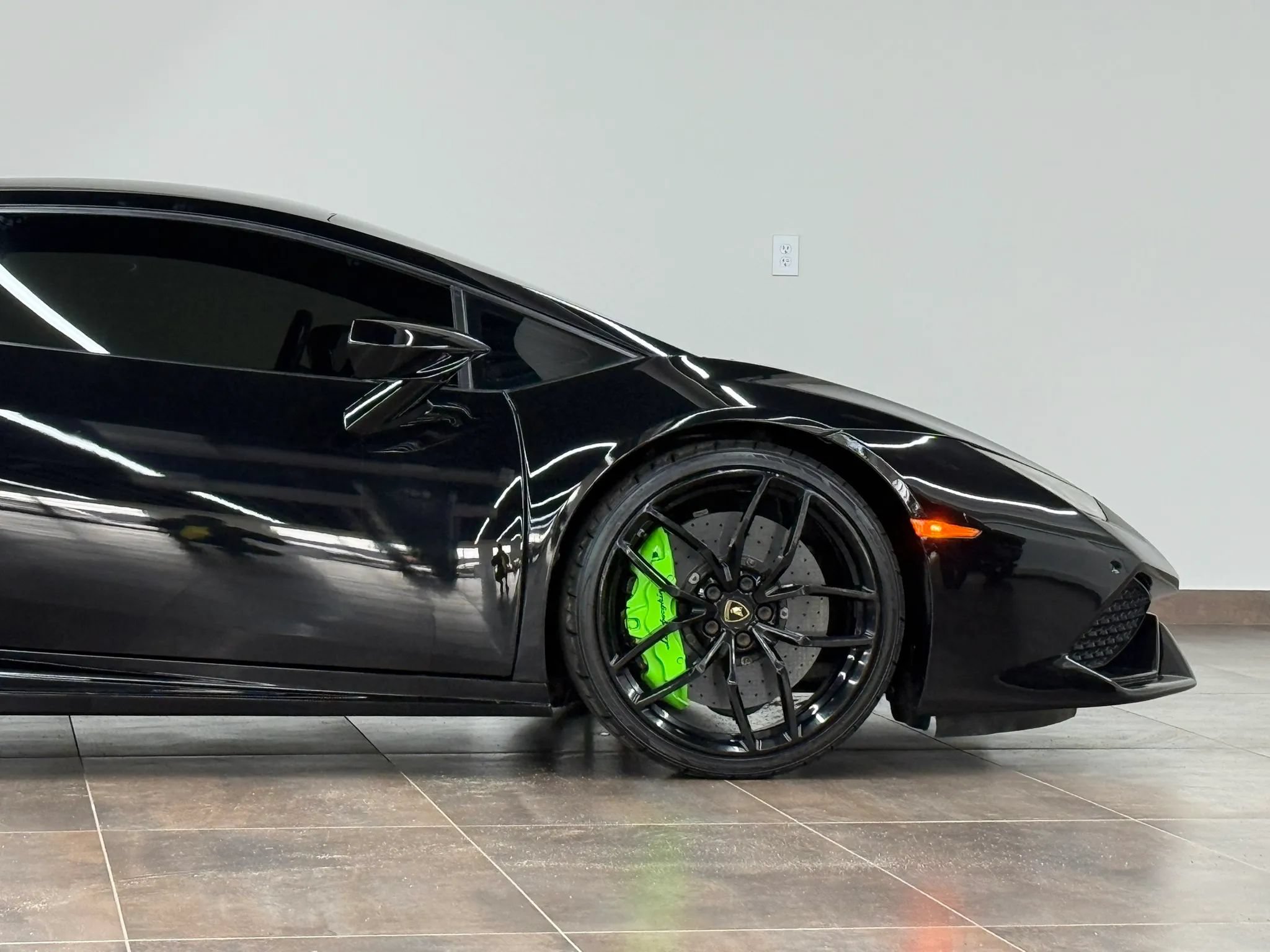 Used 2015 Lamborghini Huracan LP 610-4 AWD/4WD image 17