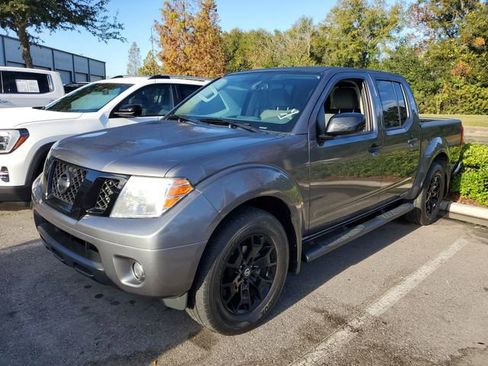Used 2021 Nissan Frontier SV w/ Midnight Edition Floor Mats image 2