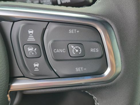 New 2026 Jeep Wrangler Unlimited Sahara AWD/4WD image 15