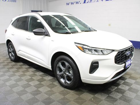 Used 2024 Ford Escape ST-Line w/ Tech Pack #1 AWD/4WD image 3