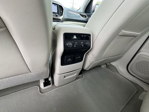 Used 2023 GMC Acadia Denali w/ Denali Ultimate Package image 22