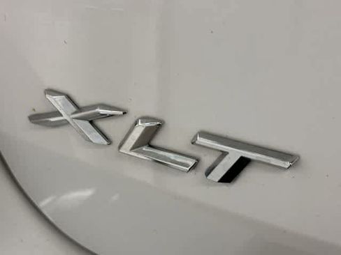Used 2024 Ford Explorer XLT w/ Equipment Group 202A AWD/4WD image 18
