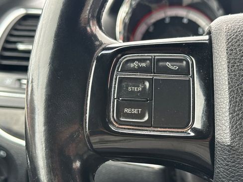 Used 2019 Dodge Grand Caravan SXT FWD image 24