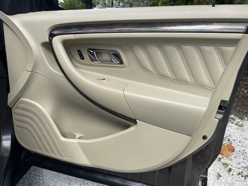 Used 2016 Ford Taurus Limited FWD image 23
