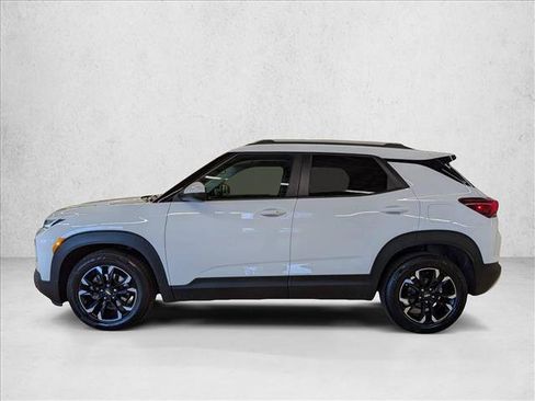 Used 2021 Chevrolet TrailBlazer LT w/ Sun and Liftgate Package FWD image 9