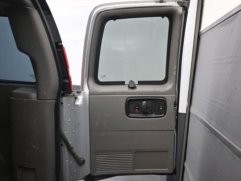 Used 2019 Chevrolet Express 3500 LS image 20