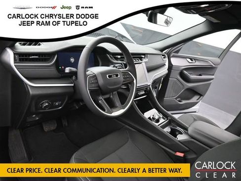 Used 2025 Jeep Grand Cherokee L Laredo image 11