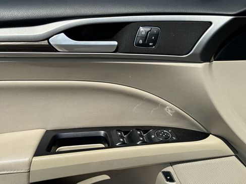 Used 2019 Ford Fusion SEL FWD image 13