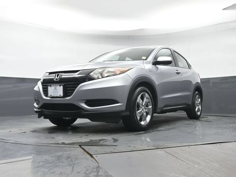 Used 2018 Honda HR-V LX image 27
