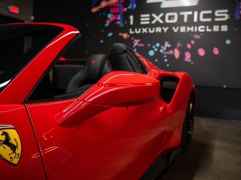 Used 2018 Ferrari 488 Spider RWD image 14