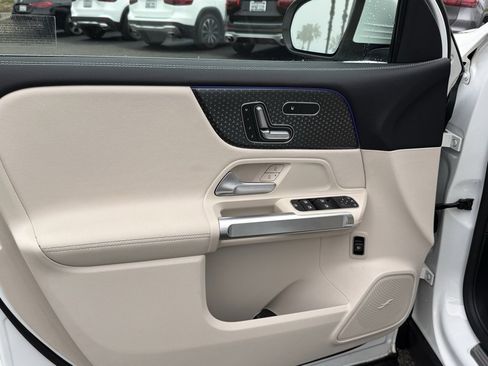 Certified 2025 Mercedes-Benz GLB 250 image 19