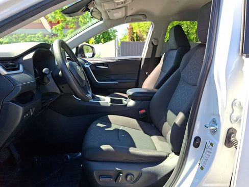 Used 2024 Toyota RAV4 XLE FWD image 14