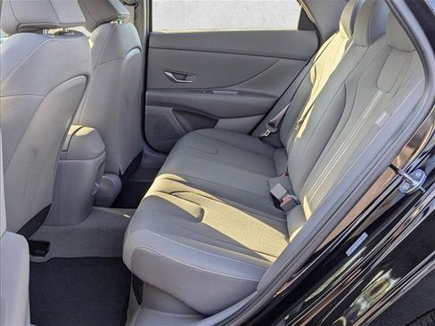 Certified 2025 Hyundai Elantra SEL FWD image 15