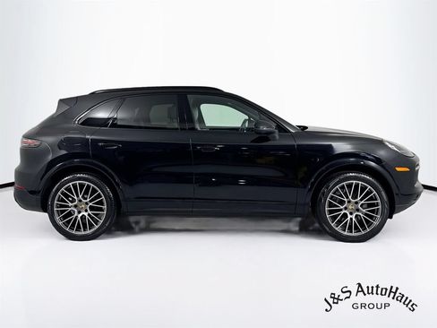 Used 2023 Porsche Cayenne Platinum Edition AWD/4WD image 8