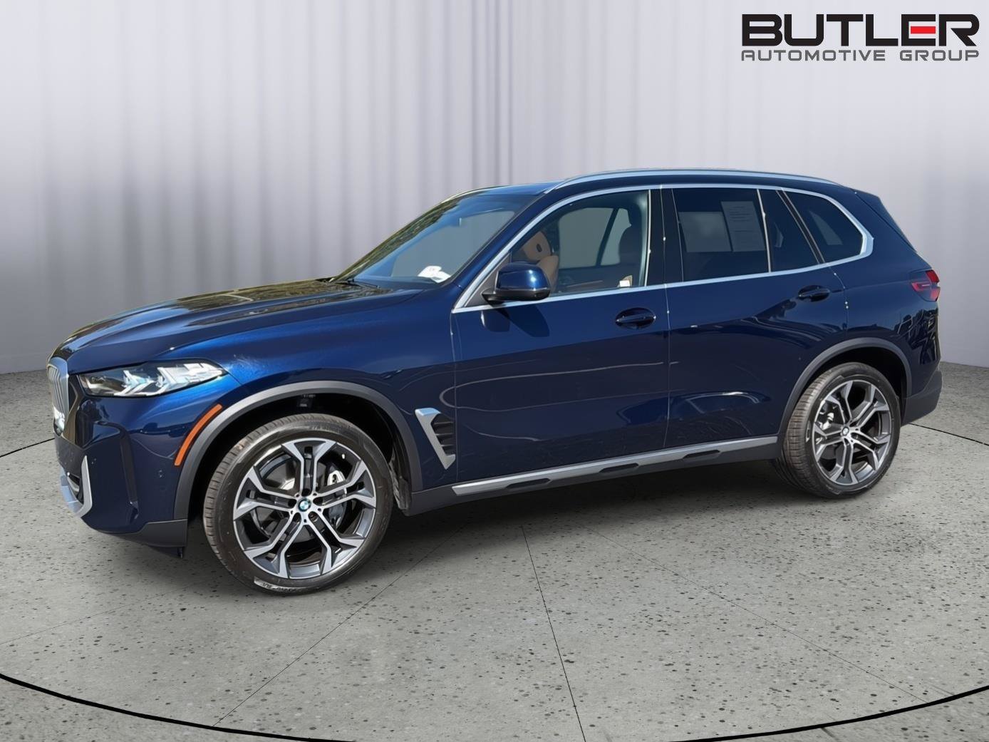 Used 2024 BMW X5 sDrive40i w/ Premium Package RWD image 3