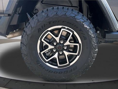 Certified 2025 Jeep Wrangler Unlimited Rubicon image 35