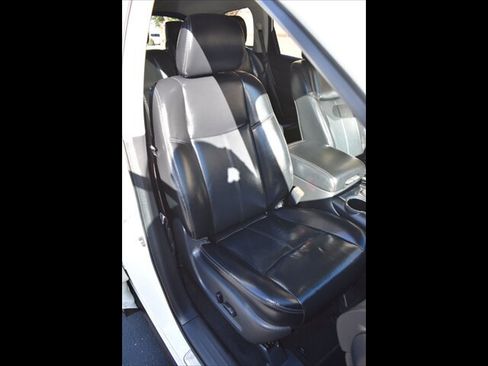 Used 2018 Nissan Pathfinder SL w/ Midnight Edition Package image 36