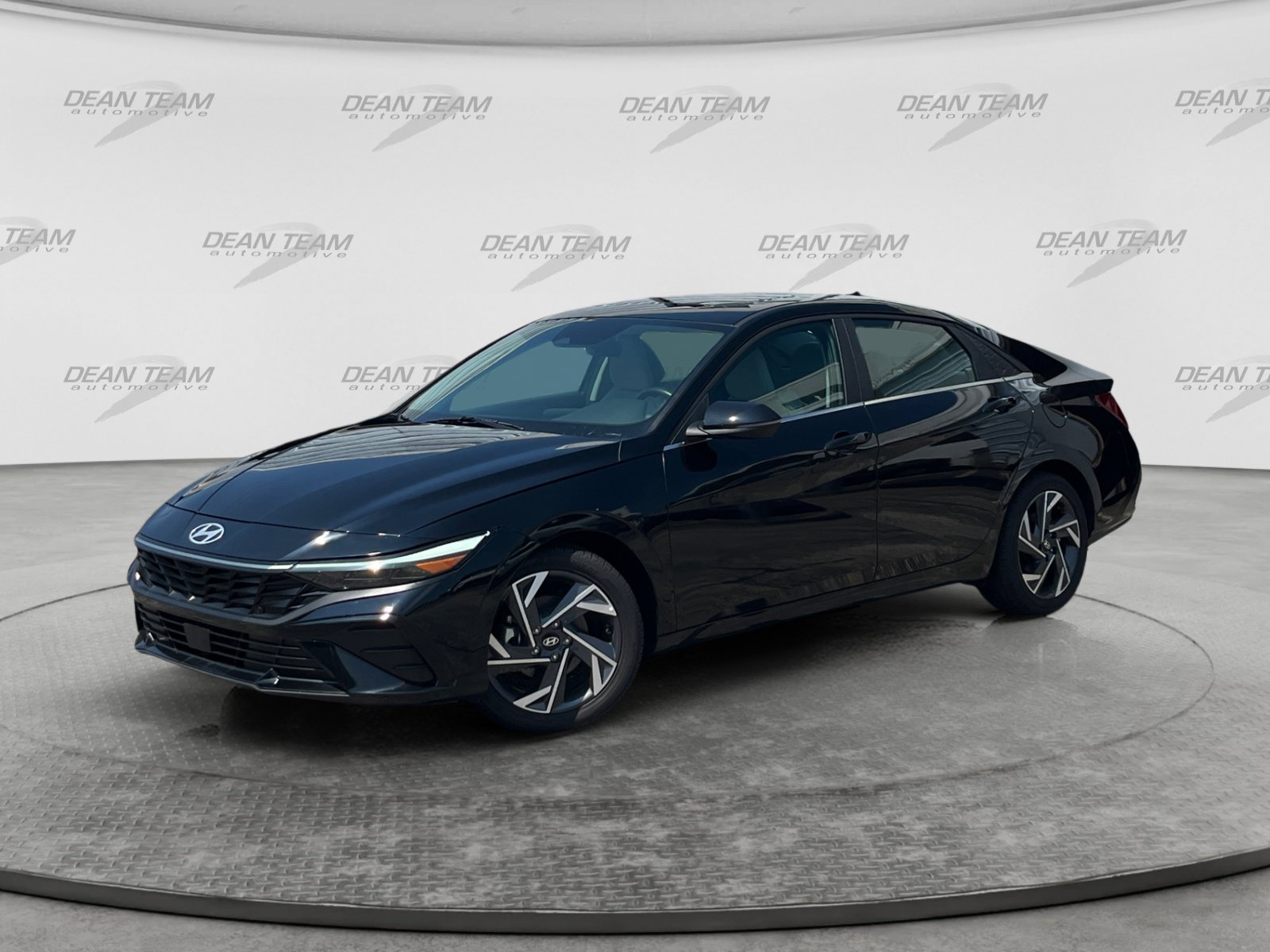 Used 2025 Hyundai Elantra Limited FWD image 3
