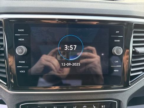 Used 2023 Volkswagen Atlas SE w/ Panoramic Sunroof Package image 17