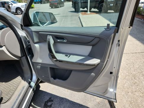 Used 2014 GMC Acadia SLT image 22