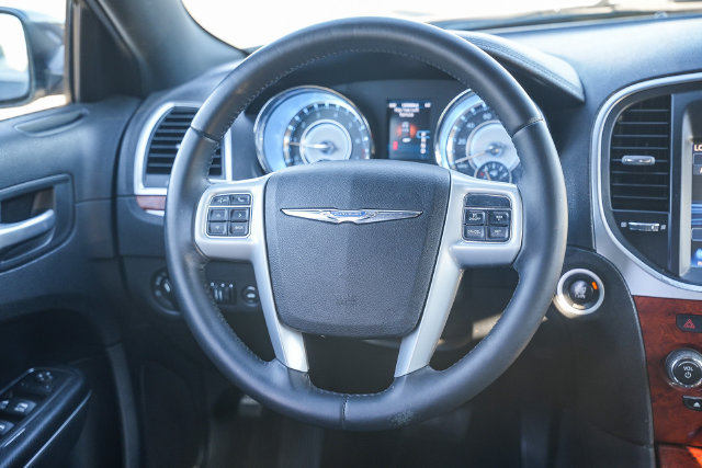 Used 2014 Chrysler 300 RWD image 18