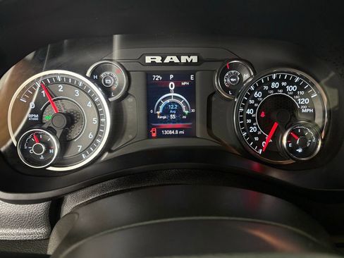 Used 2024 RAM 2500 Tradesman w/ Chrome Appearance Group image 25