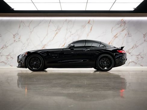 Used 2017 Mercedes-Benz AMG GT Coupe image 4