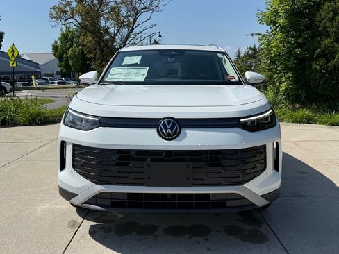 New 2026 Volkswagen Tiguan SE AWD/4WD image 3