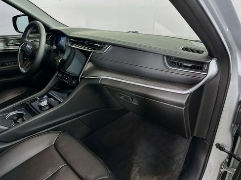 Certified 2024 Jeep Grand Cherokee L Limited w/ Luxury Tech Group II image 43