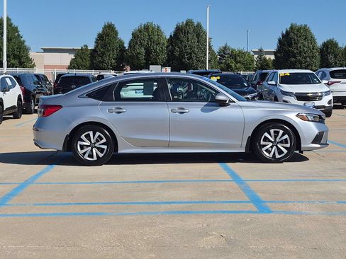 Used 2023 Honda Civic LX image 5