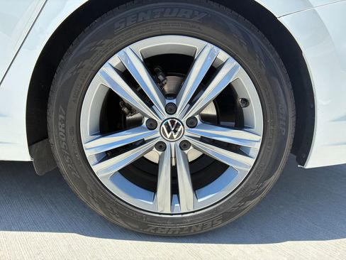 Used 2020 Volkswagen Jetta R-Line w/ R-Line Cold Weather Package FWD image 26
