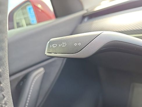 Used 2021 Tesla Model Y Long Range image 18