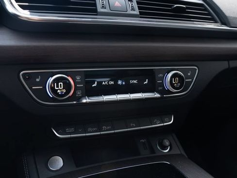 Used 2023 Audi Q5 2.0T Premium Plus AWD/4WD image 26