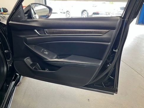 Used 2018 Honda Accord EX-L image 11