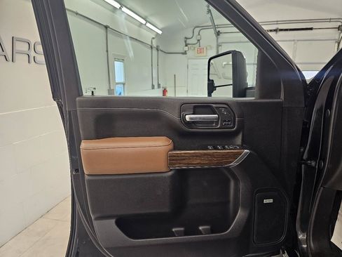 Used 2023 Chevrolet Silverado 3500 High Country w/ Z71 Off-Road Package AWD/4WD image 10