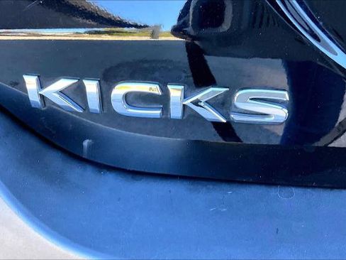 Certified 2020 Nissan Kicks SV image 9