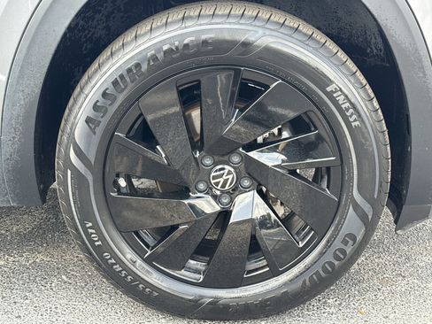 Used 2024 Volkswagen Atlas SE FWD image 13