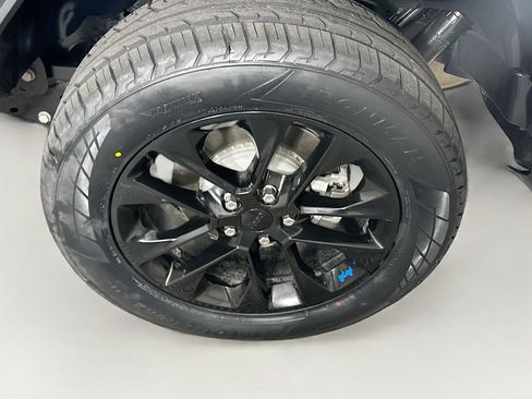 Used 2023 Jeep Wrangler Sahara w/ Cold Weather Group image 11